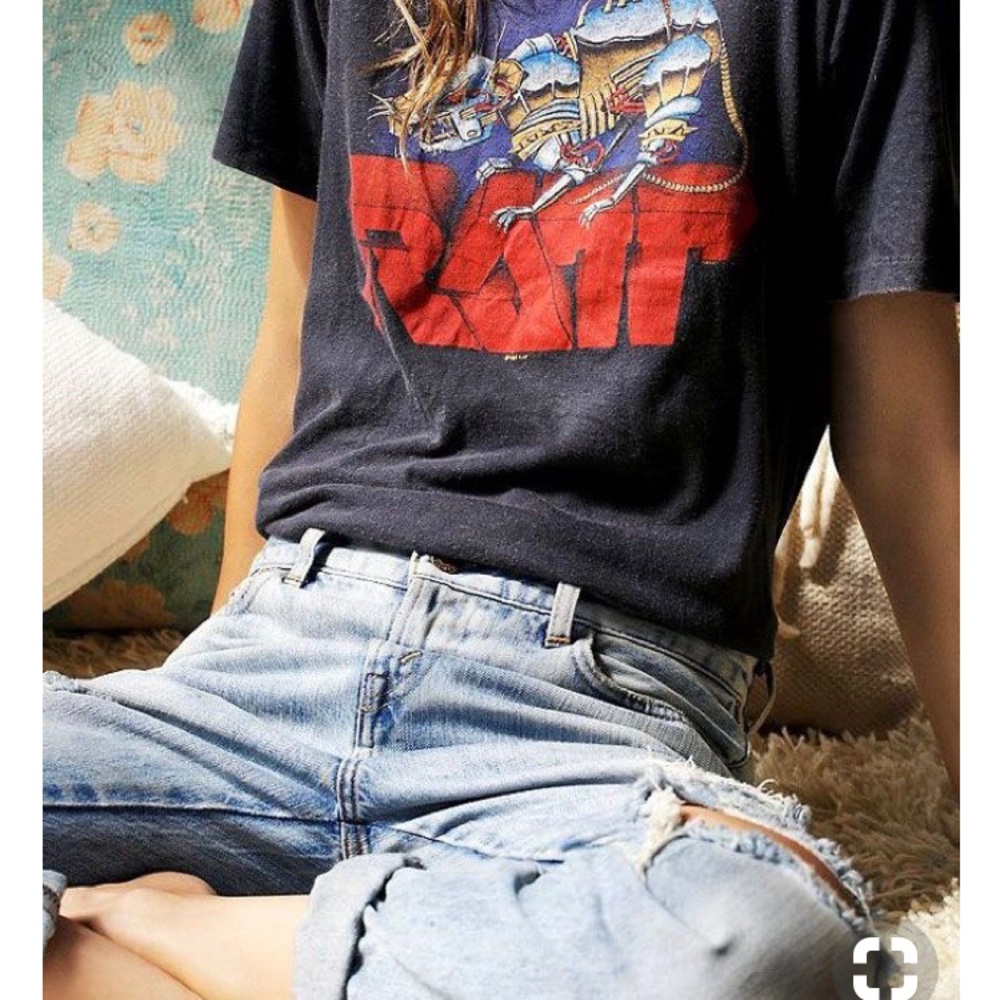 2 Surprise Vintage Graphic Tees - Picture 7 of 8